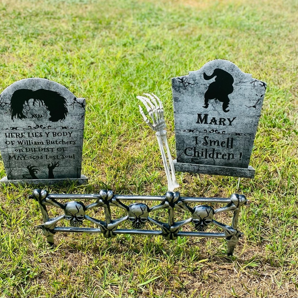 12 Piece Bundle Halloween Yard Party Decor Grave Signs, Skeleton Arms, Piñata - Picture 4 of 5
